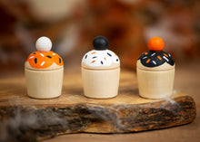 Load image into Gallery viewer, Halloween Cupcakes - Set of 3
